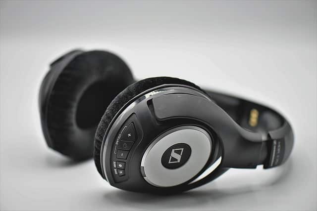 best wireless headphones for seniors